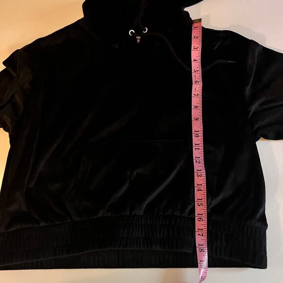 Weekend Edition Women's Long Sleeve Black Velour Cropped Sweatshirt Sz L - Picture 5 of 12
